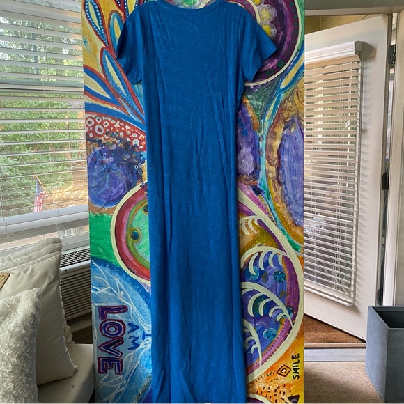Woman’s Beautiful Blue V Neck Short Sleeve Long Tee Shirt Dress NWT - Picture 3 of 13